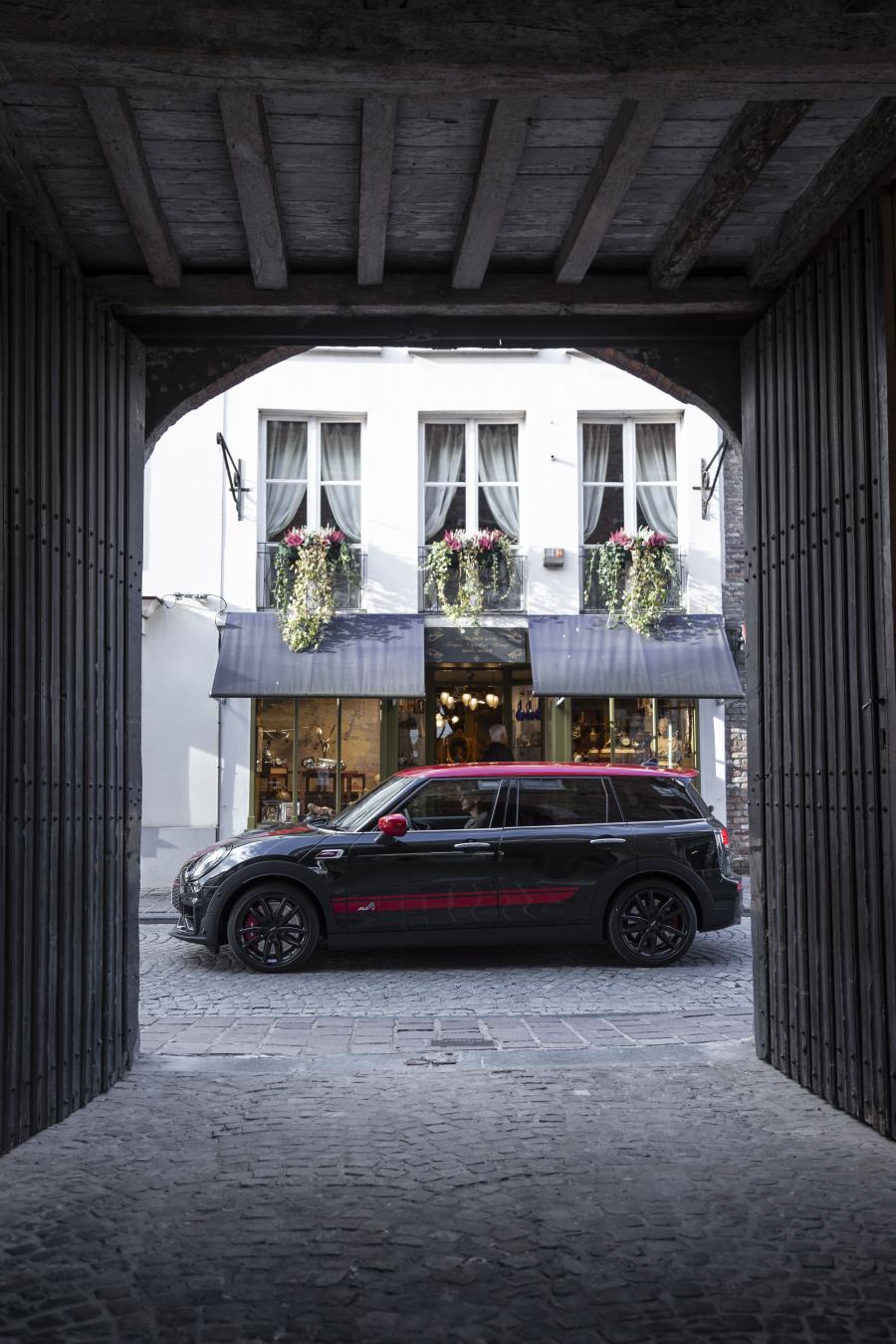  Mini John Cooper Works Clubman (F54) 2019 года  (UK) (фото 11 из 27)